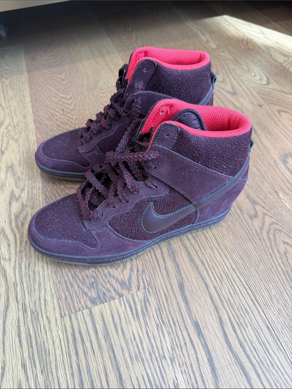 Nike Women’s High-Top Sneakers - Burgundy with Pink Collar
